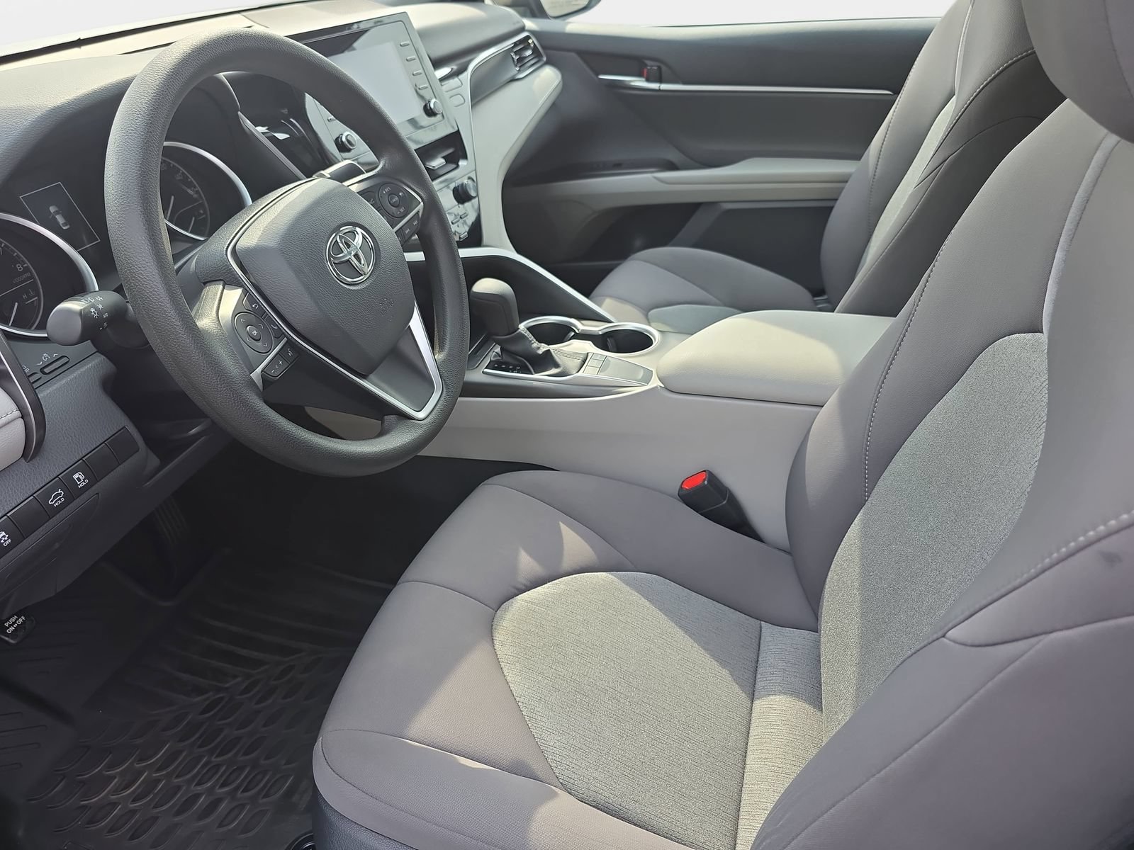 Used 2023 Toyota Camry LE FWD image 15