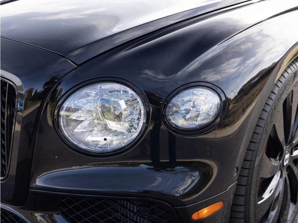 Certified 2022 Bentley Flying Spur W12 image 18
