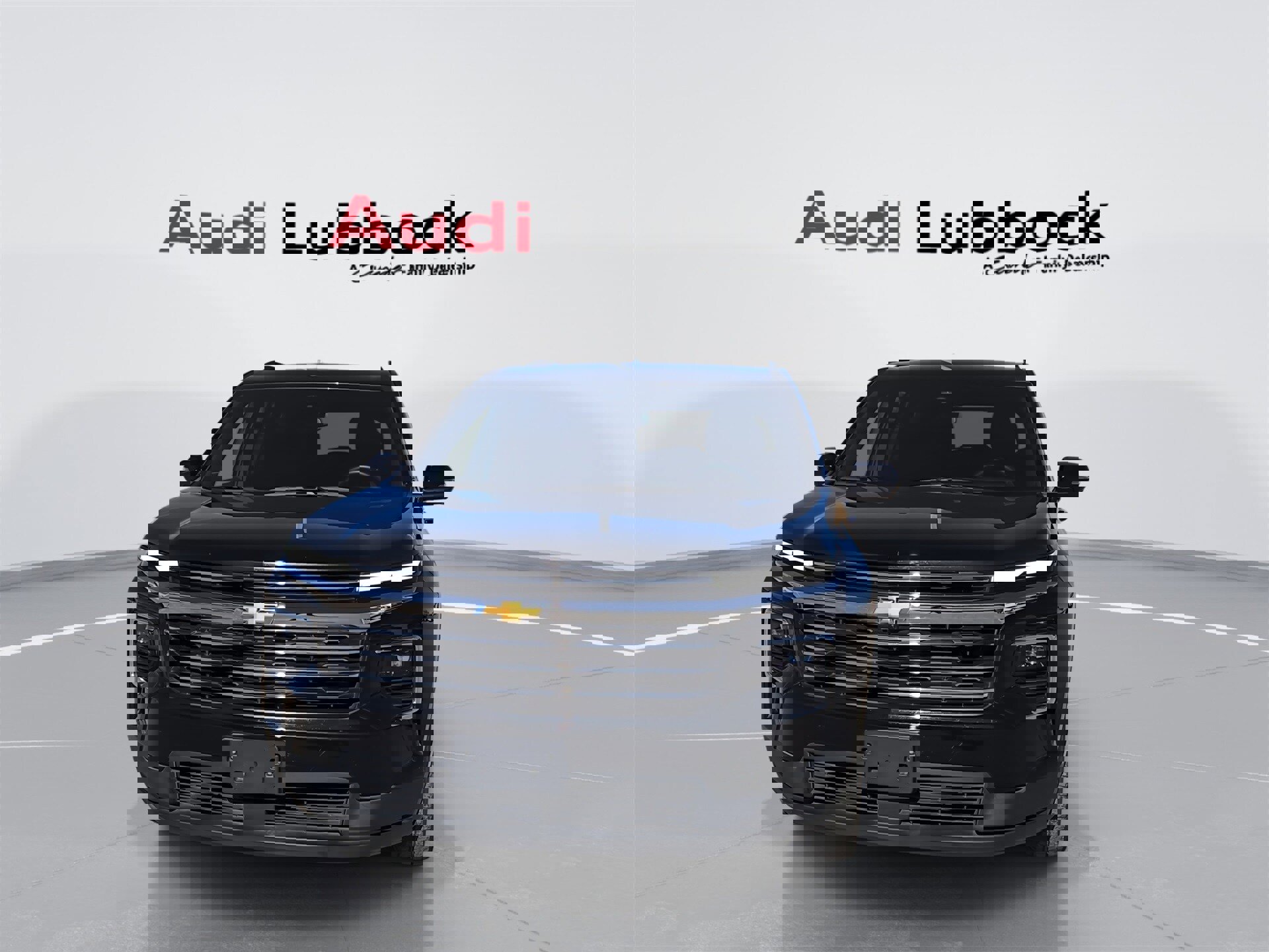 Used 2024 Chevrolet Traverse LT image 3