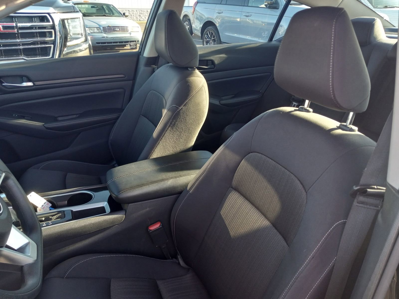 Used 2024 Nissan Altima 2.5 SV FWD image 11