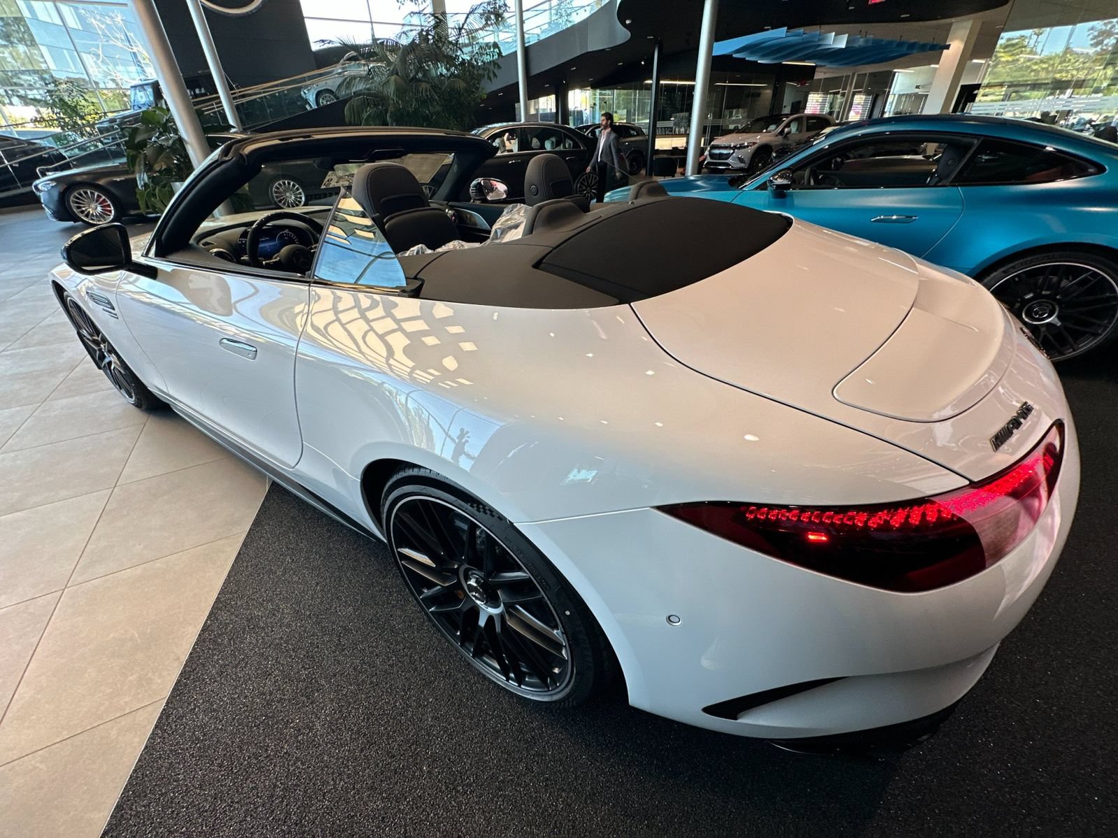 New 2026 Mercedes-Benz SL 63 AMG S e Performance 4MATIC image 5