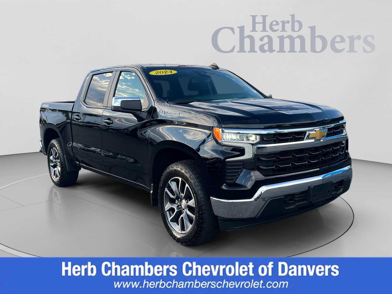 Used 2024 Chevrolet Silverado 1500 LT AWD/4WD image 1