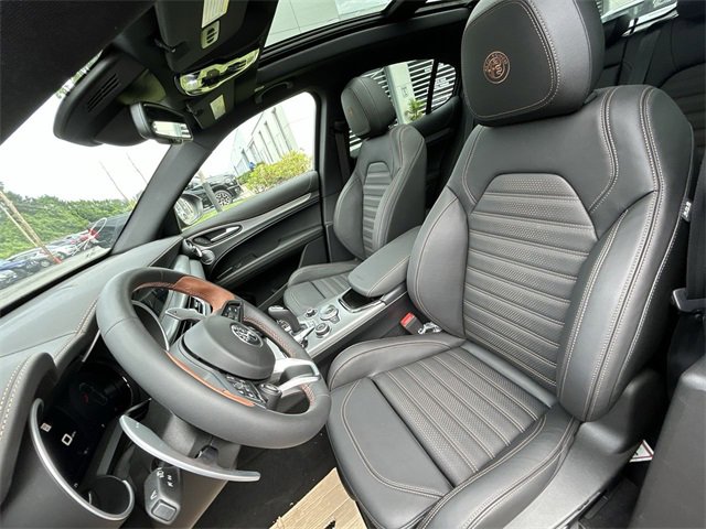 New 2025 Alfa Romeo Stelvio Sprint image 11