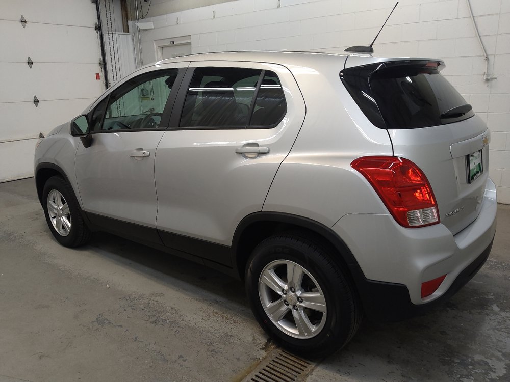 Used 2022 Chevrolet Trax LS w/ Tint and Cruise Package AWD/4WD image 3