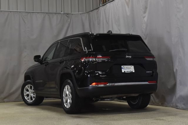 Used 2023 Jeep Grand Cherokee Limited image 2
