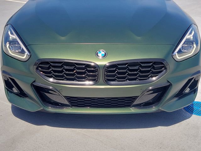 Used 2025 BMW Z4 M40i w/ Edition RWD image 9