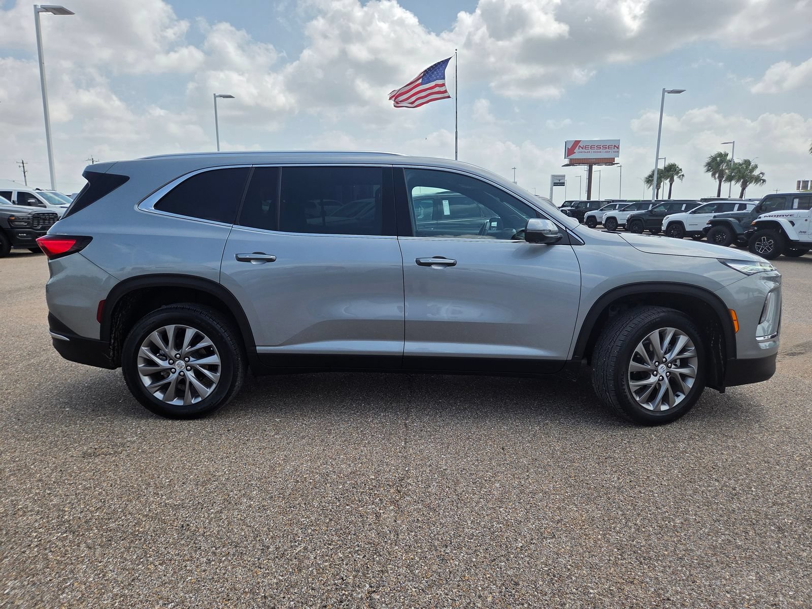 Used 2026 Buick Enclave Preferred FWD image 8