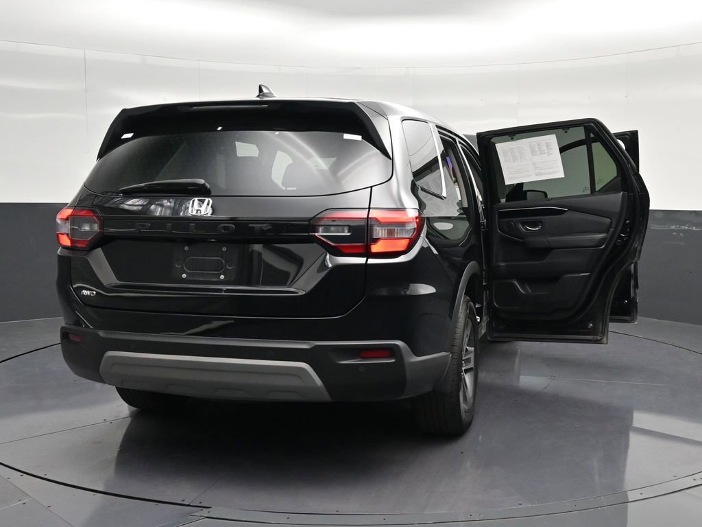 Used 2025 Honda Pilot EX-L image 41