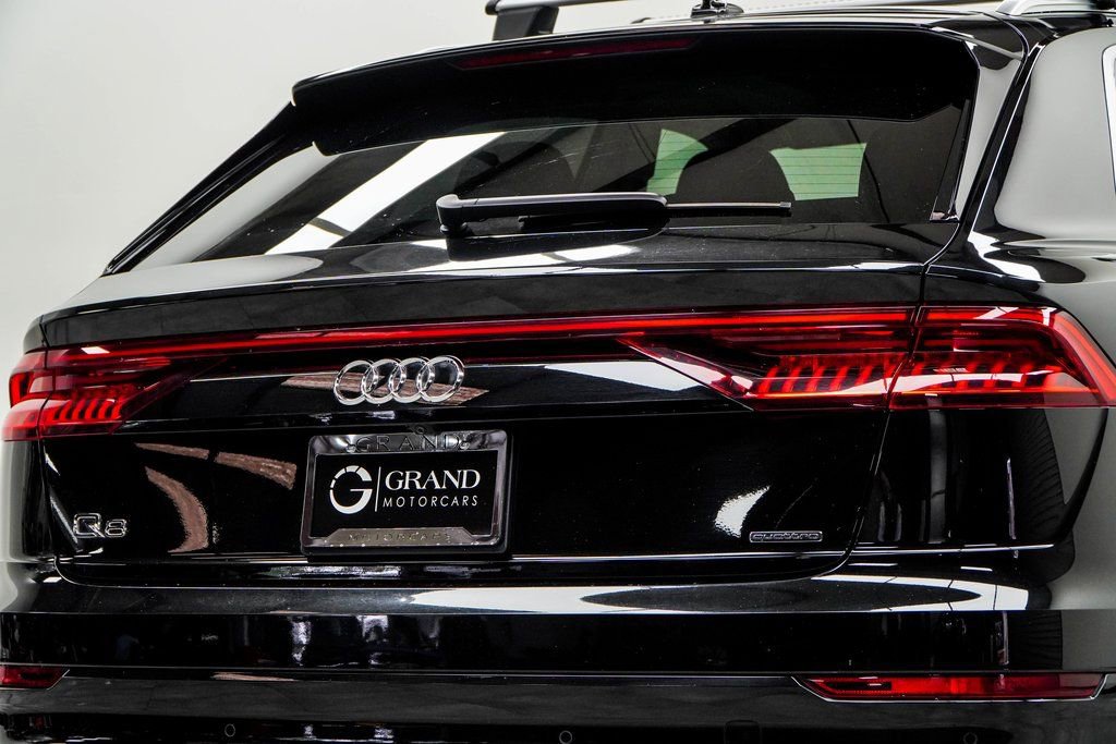 Used 2023 Audi Q8 Prestige image 13