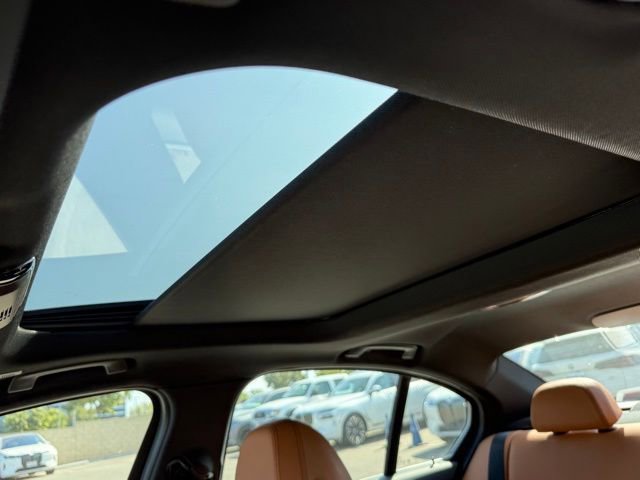 Used 2025 BMW 330i Sedan w/ Convenience Package image 21