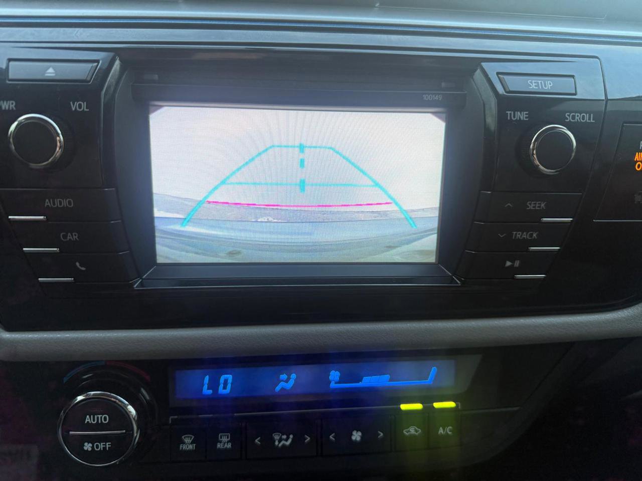 Used 2015 Toyota Corolla LE FWD image 12