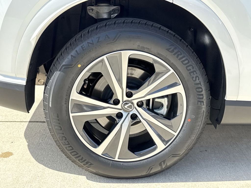 Used 2025 Lexus RX 350 Premium w/ Accessory Package (Z1) image 31