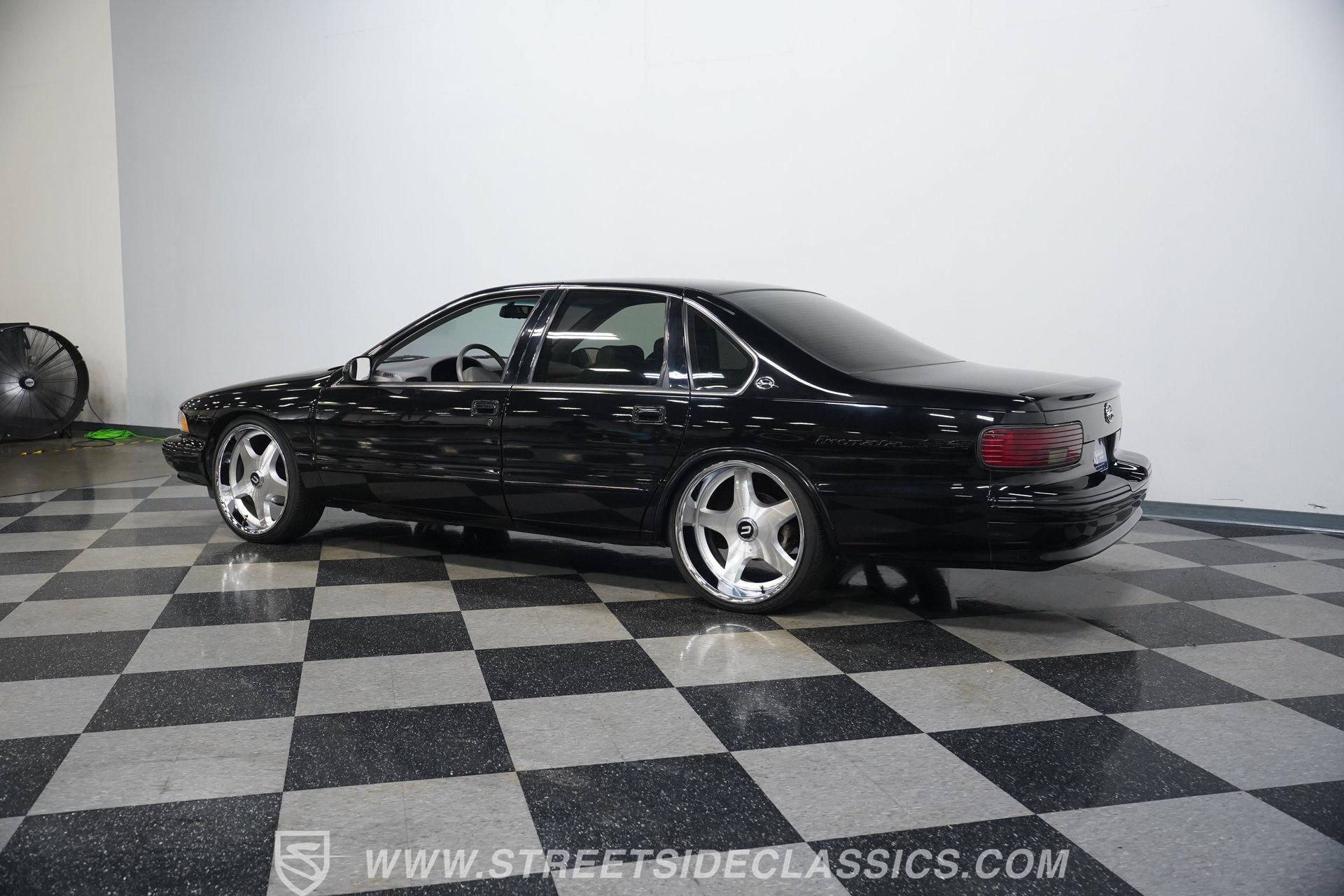 Used 1996 Chevrolet Impala SS RWD image 9