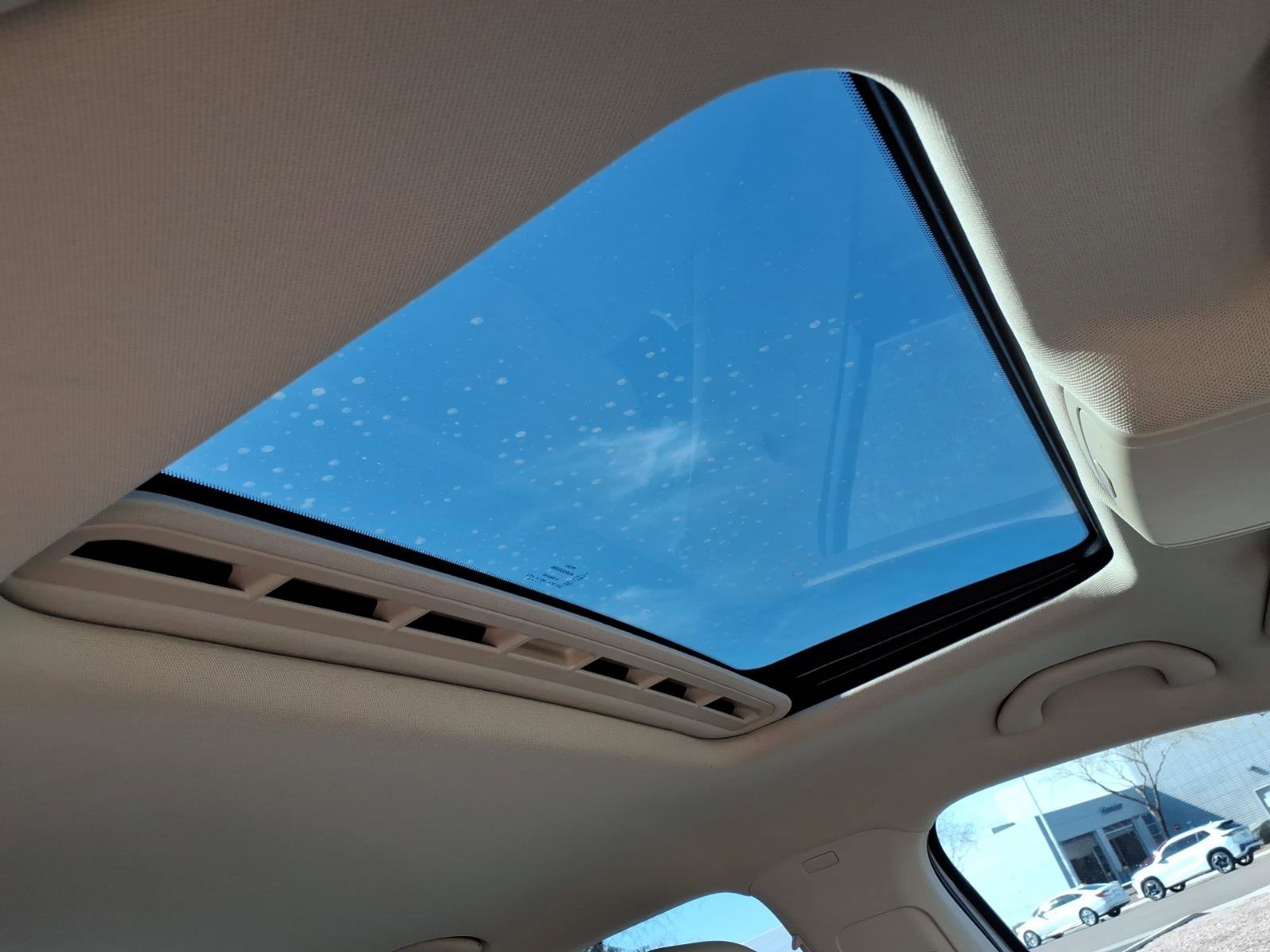 Used 2016 Volkswagen Passat 1.8T SEL Premium image 10