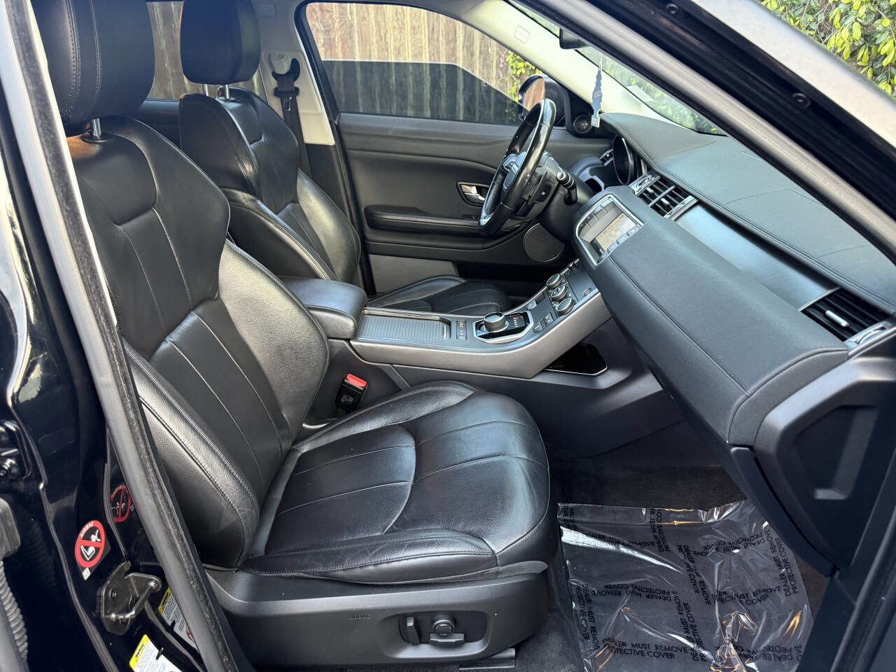 Used 2018 Land Rover Range Rover Evoque SE image 14