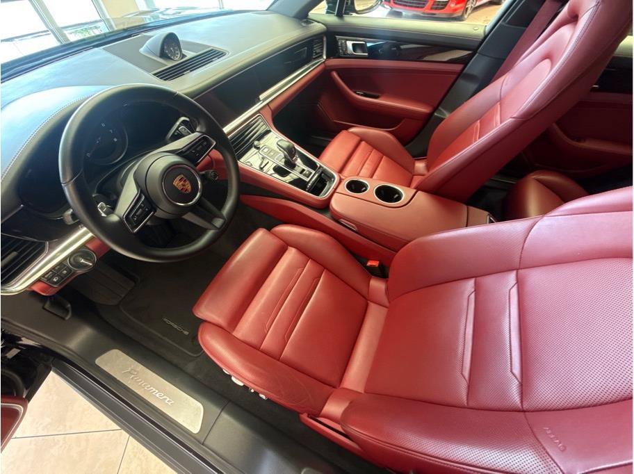 Used 2021 Porsche Panamera image 14