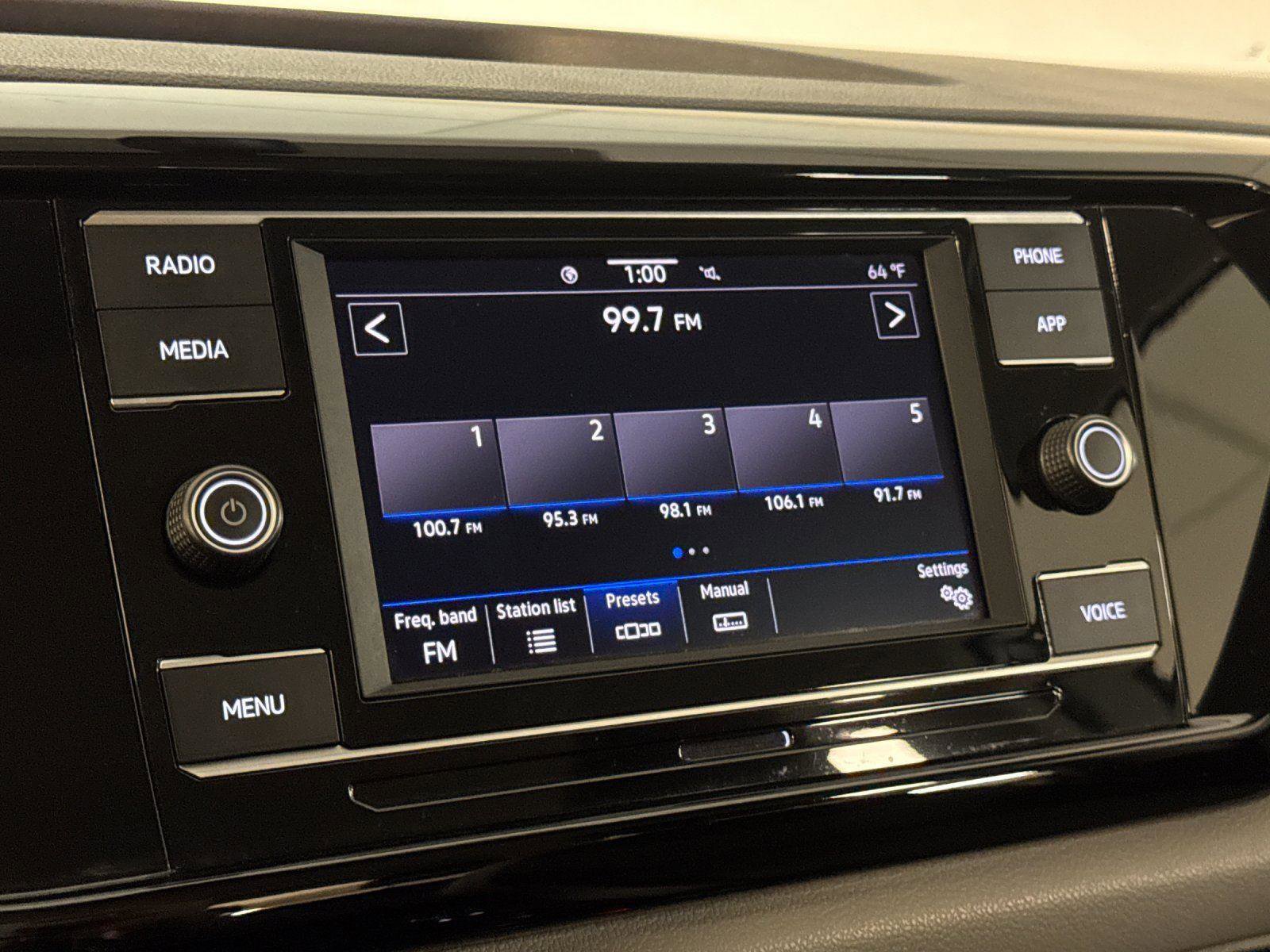Used 2023 Volkswagen Taos S FWD image 17