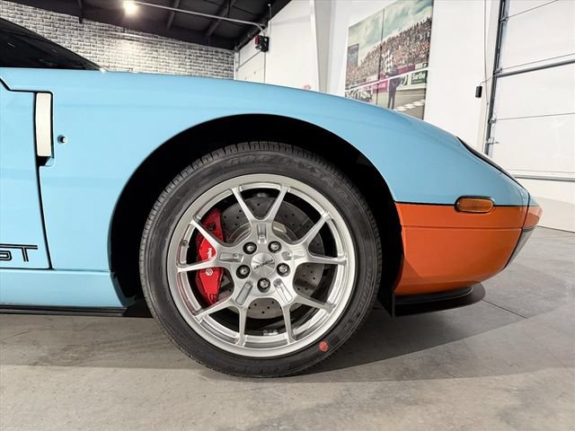 Used 2006 Ford GT RWD image 50