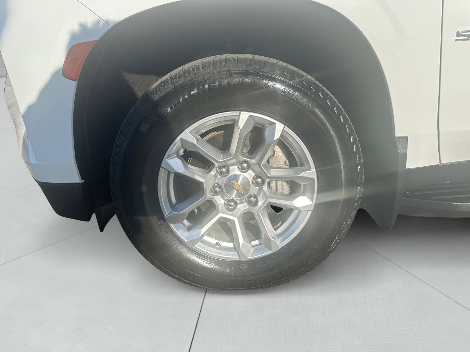 Used 2021 Chevrolet Suburban LT w/ Luxury Package image 14