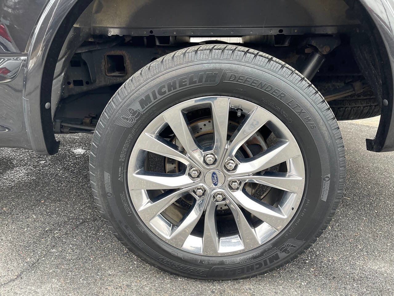 Used 2015 Ford F150 Platinum w/ Equipment Group 701A Luxury image 13