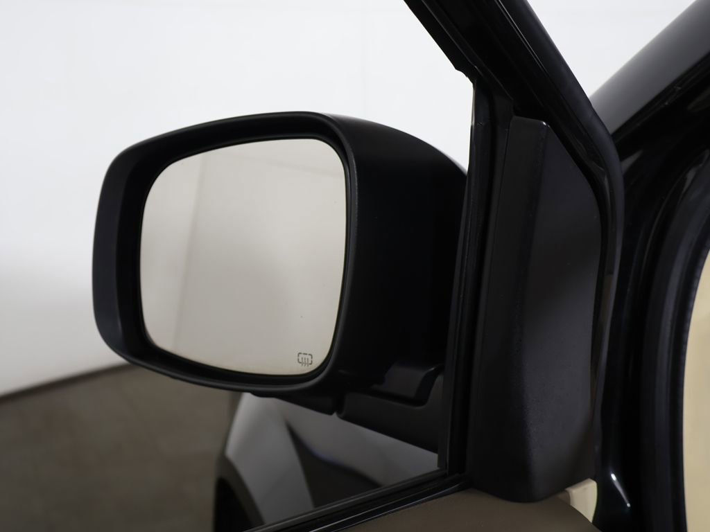 Used 2008 Chrysler Town & Country LX image 25