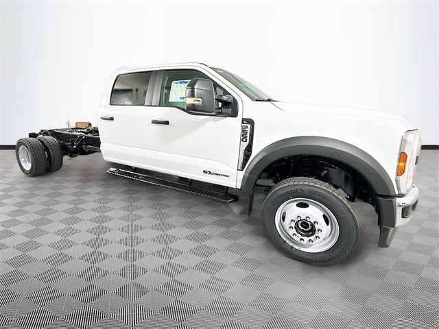 New 2026 Ford F550 4x4 Crew Cab image 3