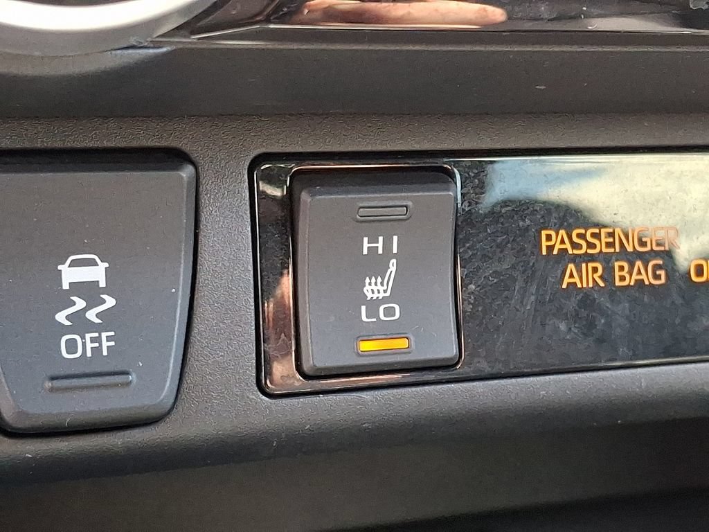 Certified 2022 Toyota RAV4 XLE Premium AWD/4WD image 26
