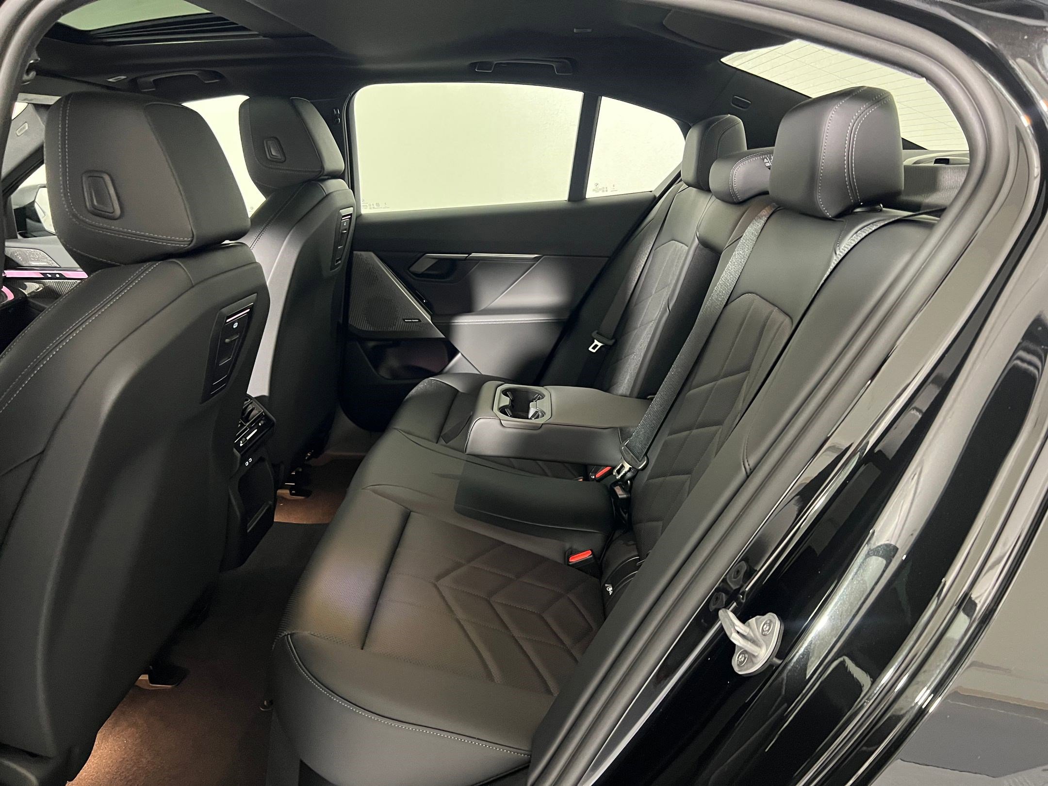 New 2026 BMW i5 eDrive40 w/ M Sport Package RWD image 14