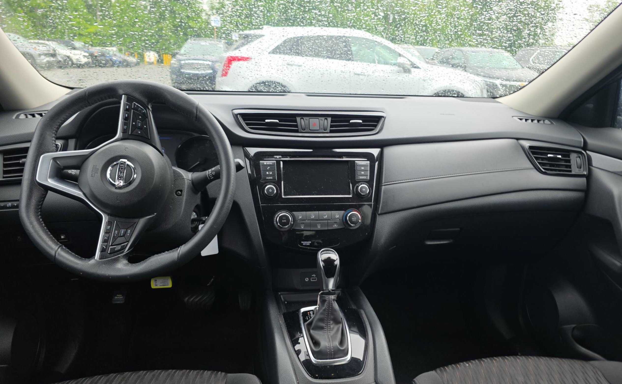 Used 2019 Nissan Rogue S w/ Special Edition Package FWD image 6
