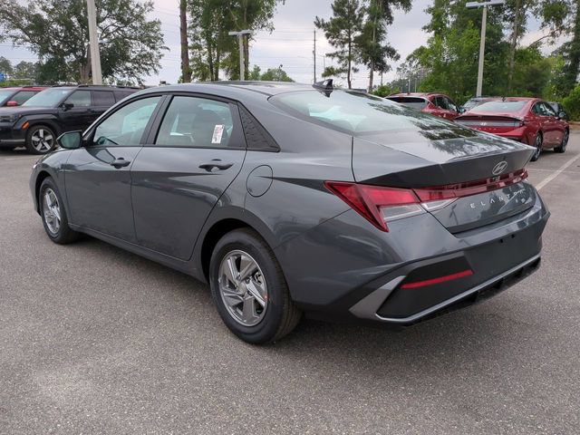 New 2026 Hyundai Elantra SE FWD image 7