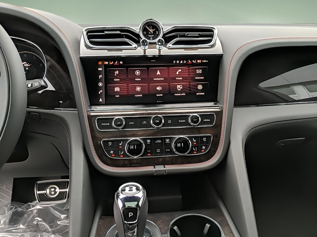 Used 2023 Bentley Bentayga Extended Wheelbase AWD/4WD image 29