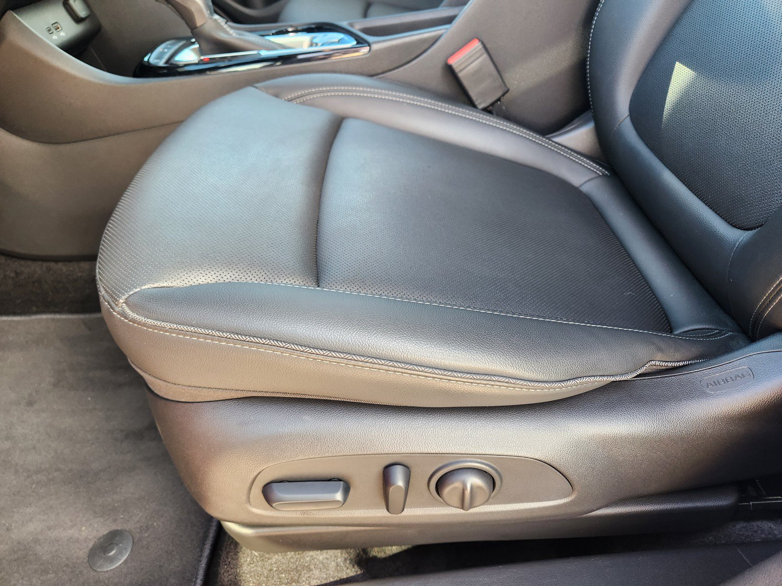 Used 2024 Buick Encore GX Sport Touring w/ Comfort Package FWD image 20