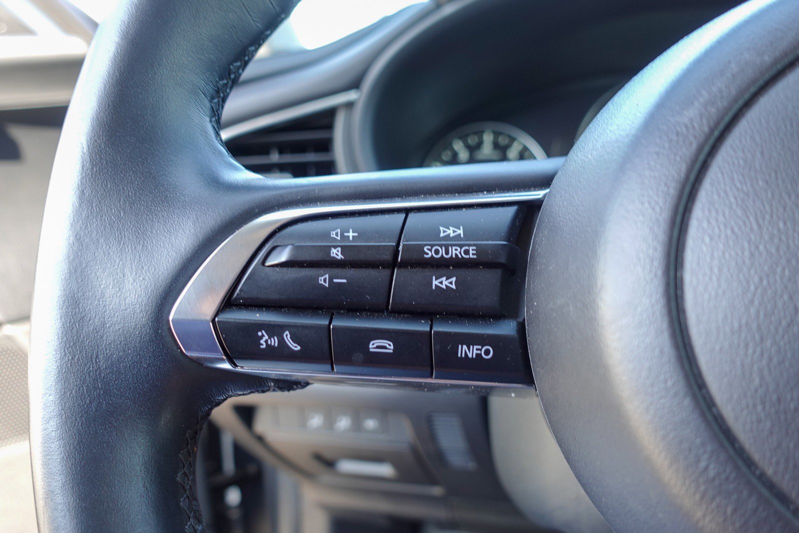 Certified 2025 MAZDA CX-30 AWD 2.5 S w/ Preferred Package image 14