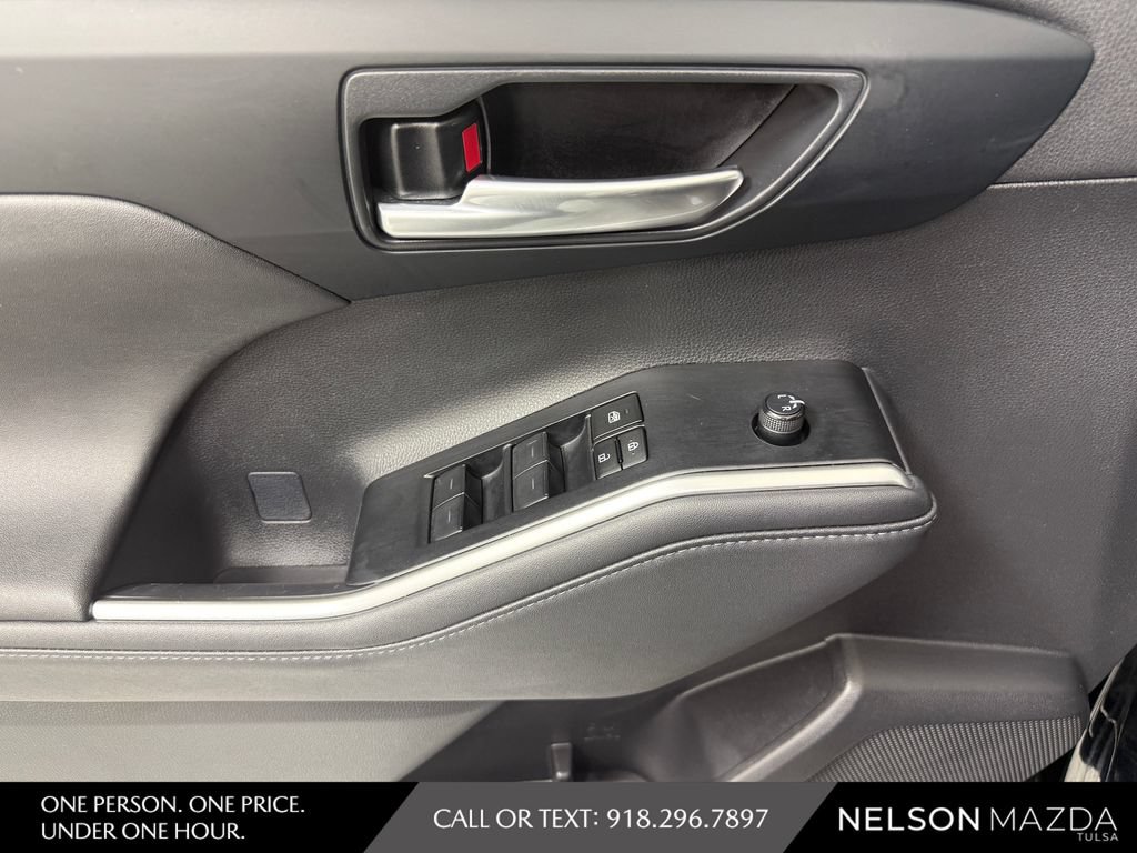 Used 2024 Toyota Highlander XSE FWD image 20