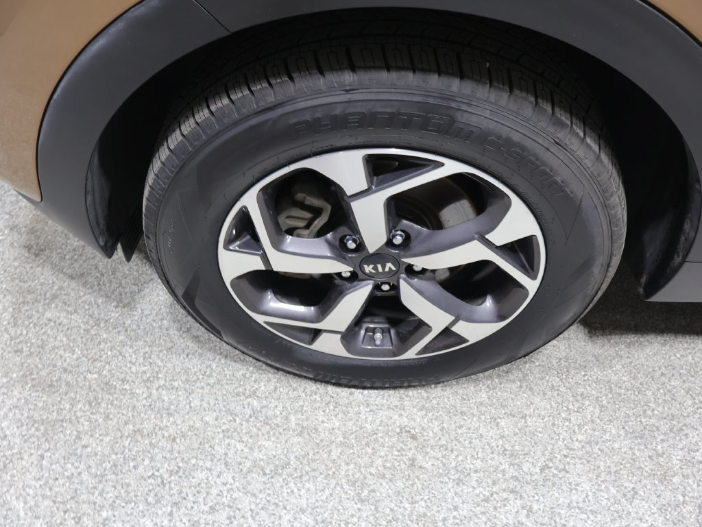 Used 2020 Kia Sportage LX AWD/4WD image 9