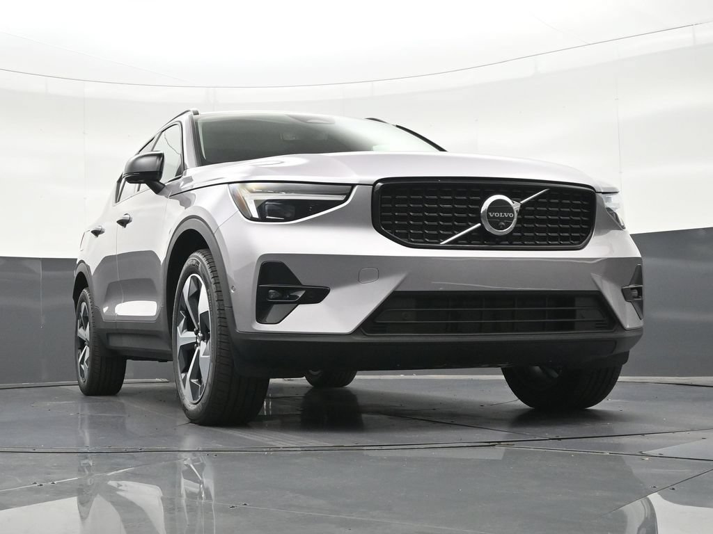 New 2026 Volvo XC40 B5 Plus w/ Climate Package AWD/4WD image 31
