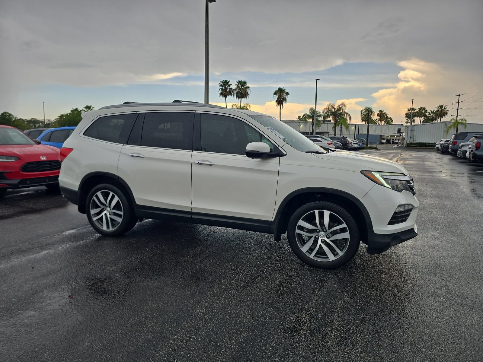 Used 2018 Honda Pilot Elite image 2