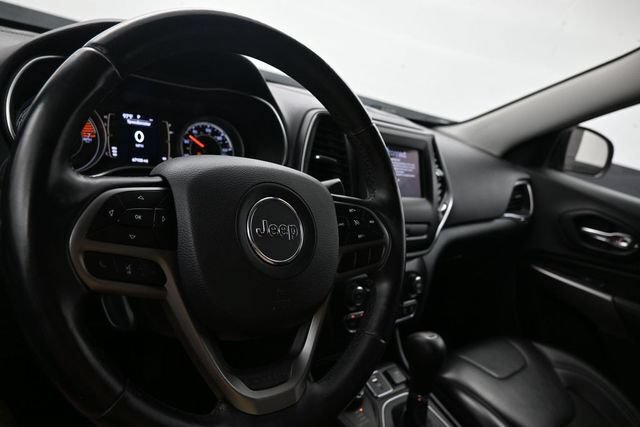Used 2019 Jeep Cherokee Latitude Plus AWD/4WD image 10