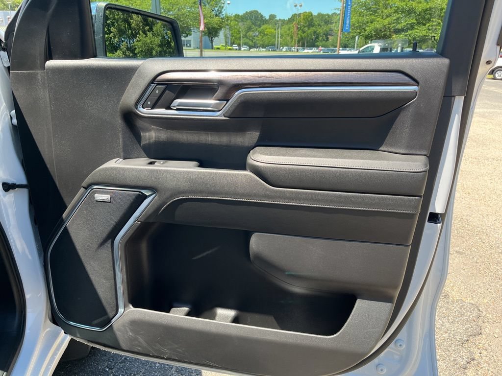 Used 2024 Chevrolet Silverado 1500 LTZ w/ LTZ Convenience Package II AWD/4WD image 29