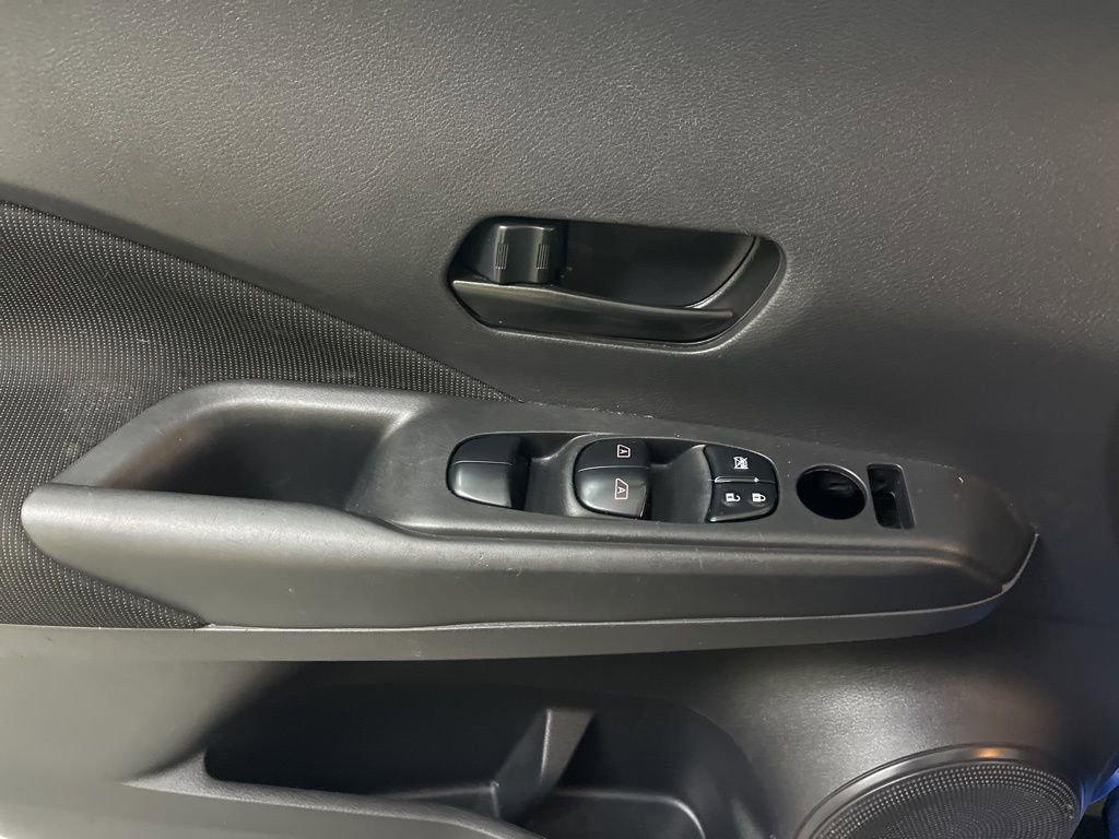 Used 2021 Nissan Kicks S image 47