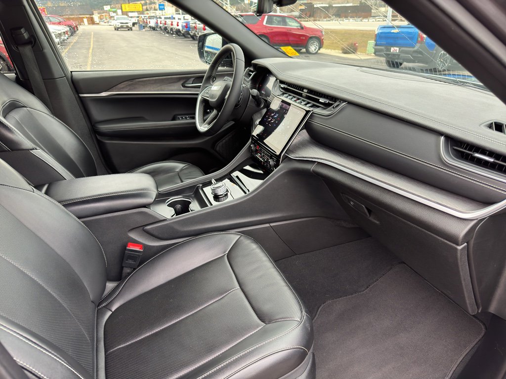 Used 2024 Jeep Grand Cherokee L Limited w/ Luxury Tech Group II image 12