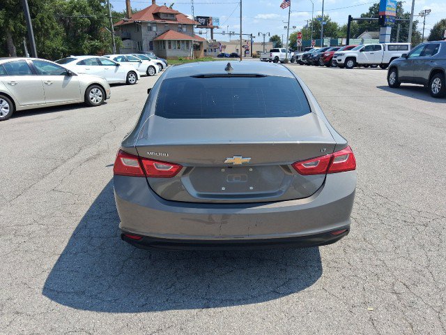 Used 2017 Chevrolet Malibu LT FWD image 7