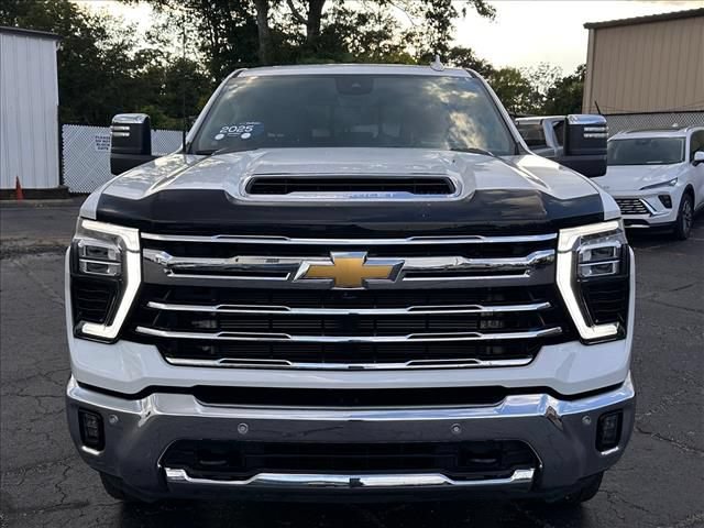 Certified 2025 Chevrolet Silverado 2500 LTZ w/ LTZ Premium Package AWD/4WD image 4