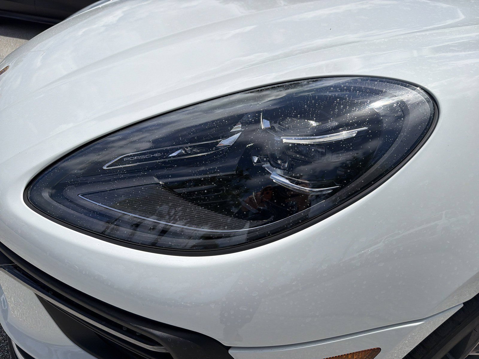Used 2024 Porsche Macan AWD/4WD image 9