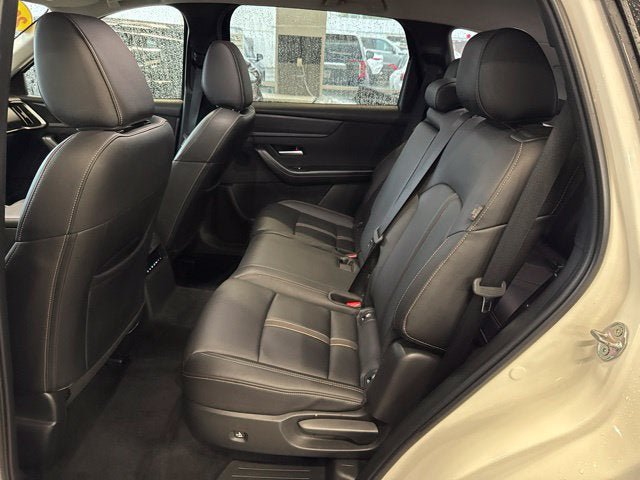Used 2025 MAZDA CX-90 3.3 Turbo w/ Select Package AWD/4WD image 18