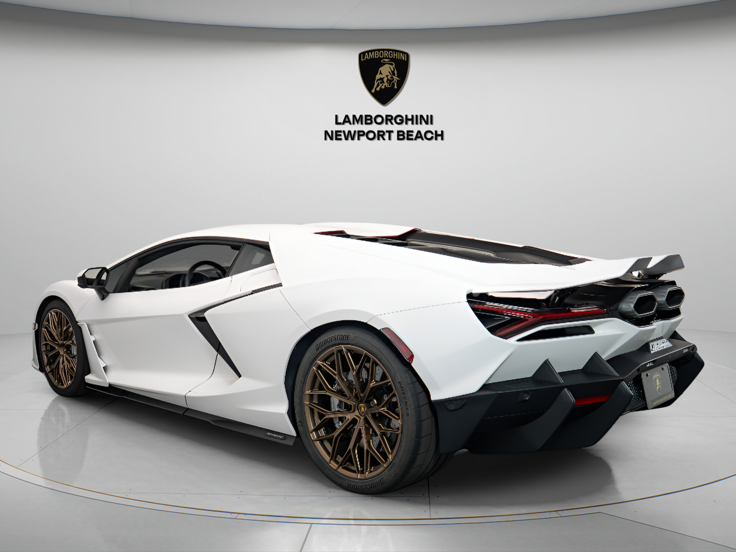 Used 2024 Lamborghini Revuelto AWD/4WD image 4