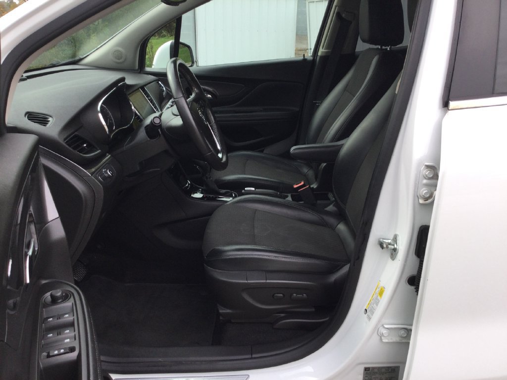 Used 2020 Buick Encore Preferred FWD image 13