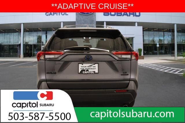 Used 2022 Toyota RAV4 LE image 4