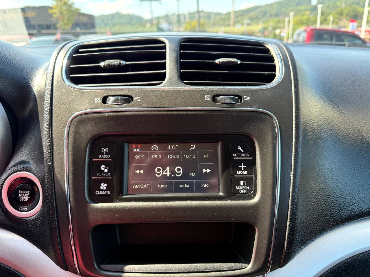 Used 2018 Dodge Journey SE w/ Connectivity Group image 9