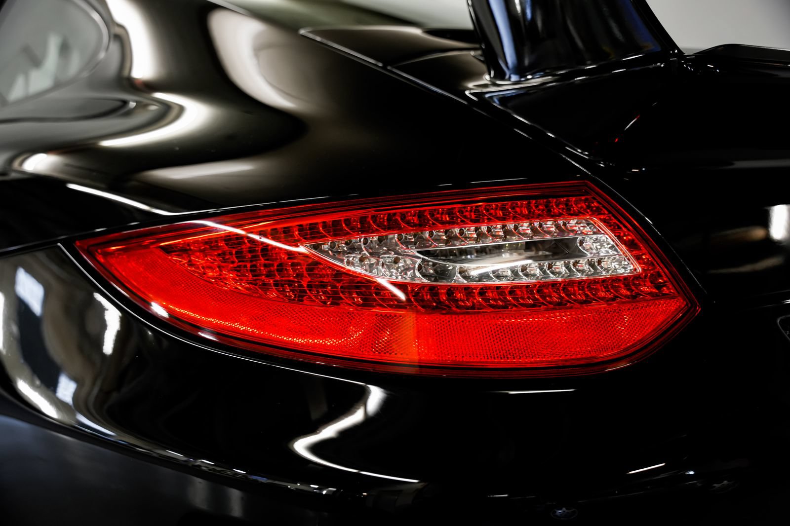 Used 2010 Porsche 911 GT3 RWD image 30